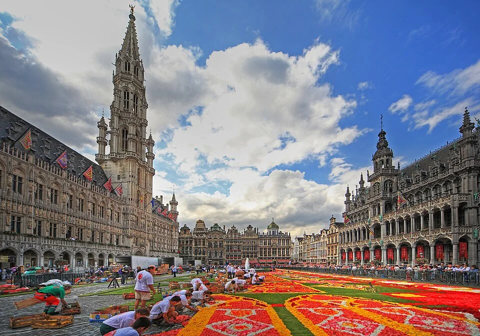 Brussels’ Grand-Place with historic guildhalls, the Town Hall and a colourful flower carpet